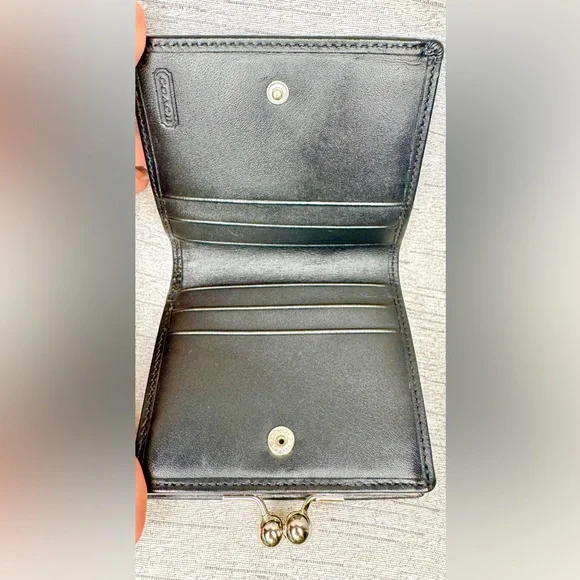 Coach Black Leather Signature Mini Wallet w/ Kisslock & Bi-Fold Snap Closure - Picture 5 of 15
